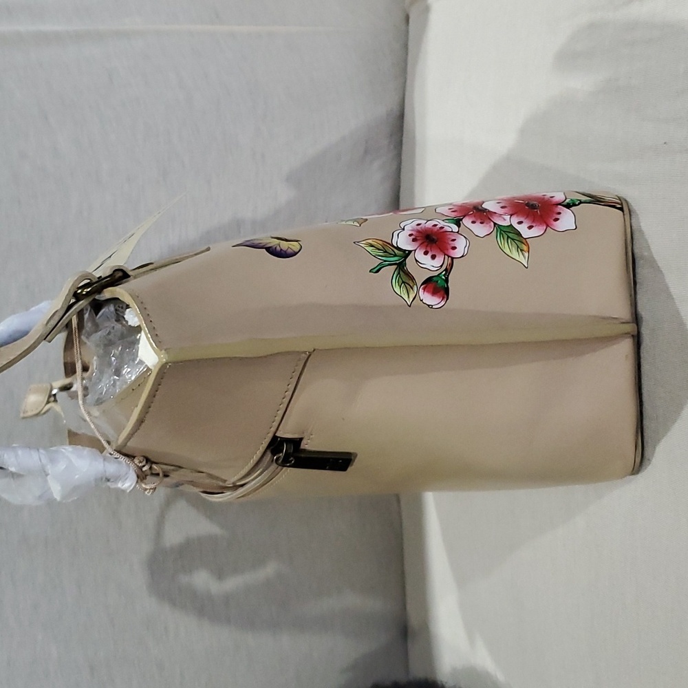 Anuschka leather handpainted cherry blossom butterfly  NWT cream handbag - Picture 11 of 11